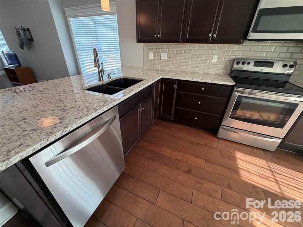 29 Myrtle St - Photo 5 of 12