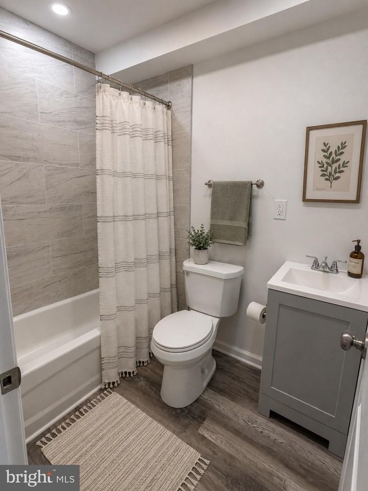1219 W Butler St #2 - Photo 4 of 10