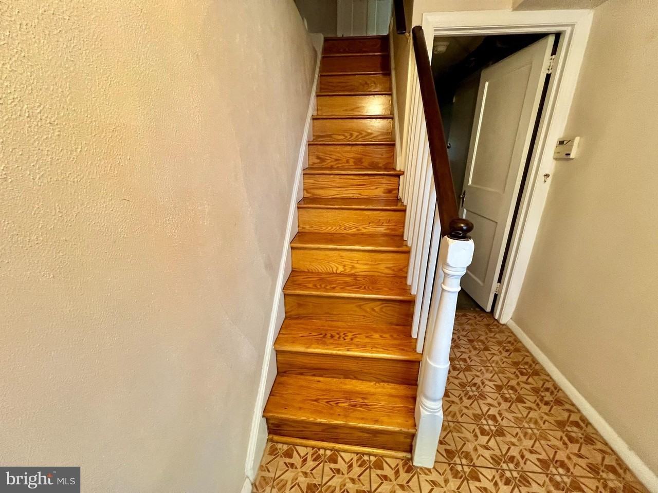 6919 Sprague St - Photo 2 of 13