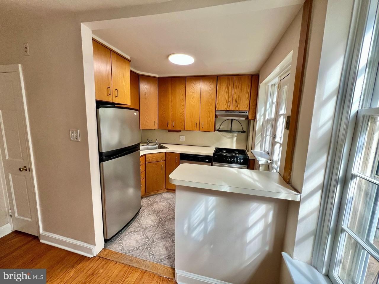 6919 Sprague St - Photo 5 of 13