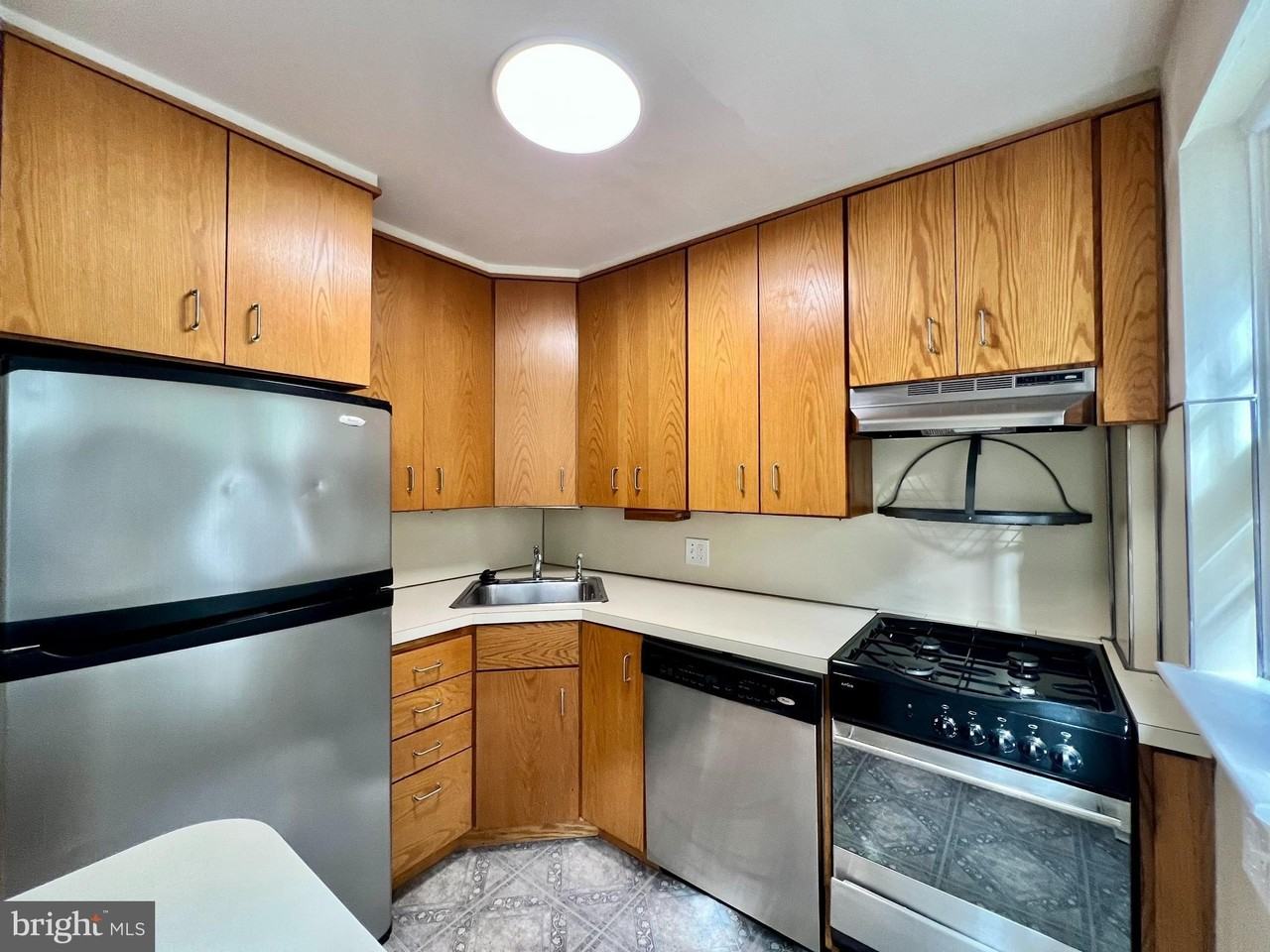 6919 Sprague St - Photo 6 of 13