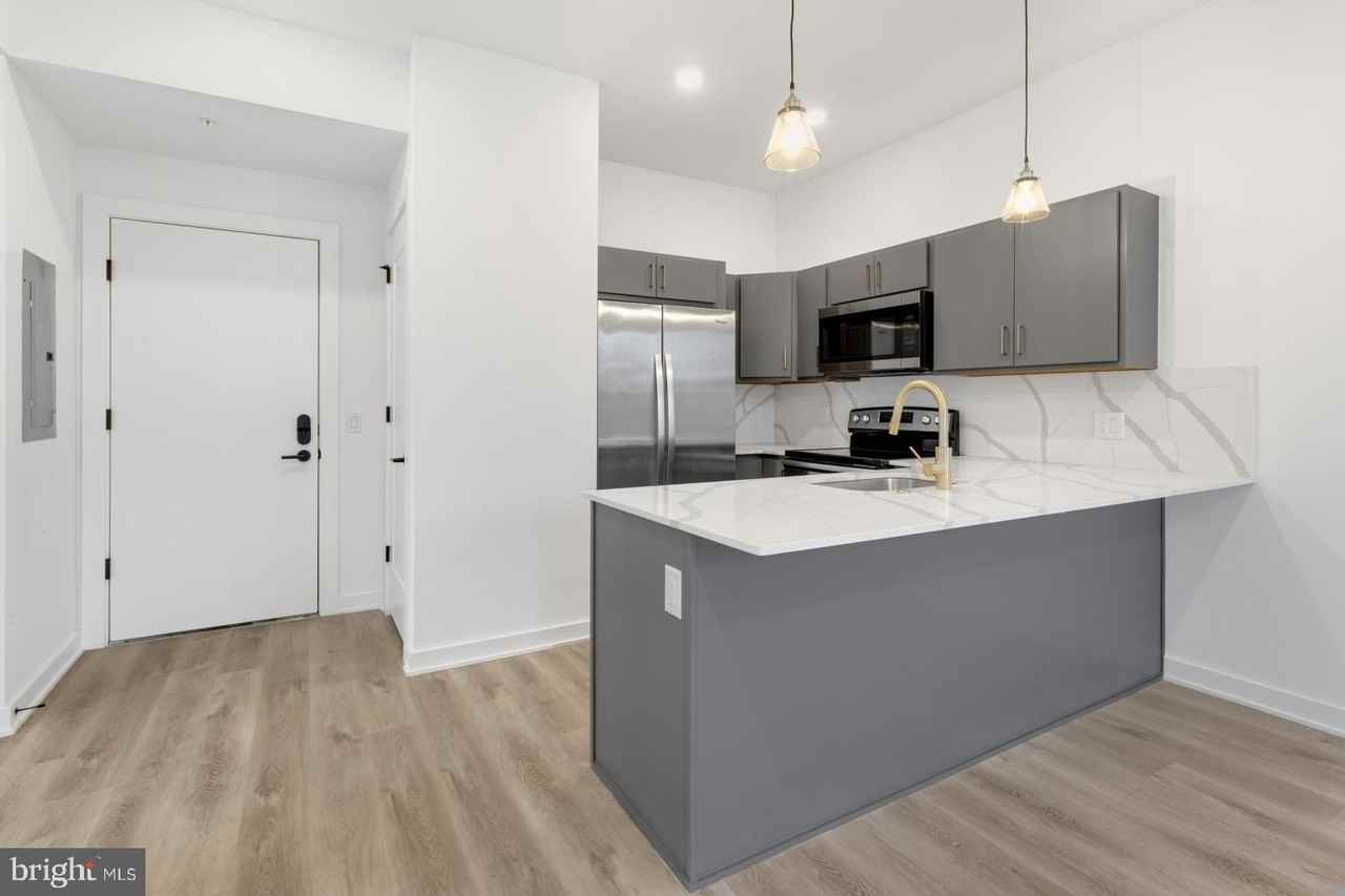 2046 E Lehigh Ave #3D - Photo 5 of 29
