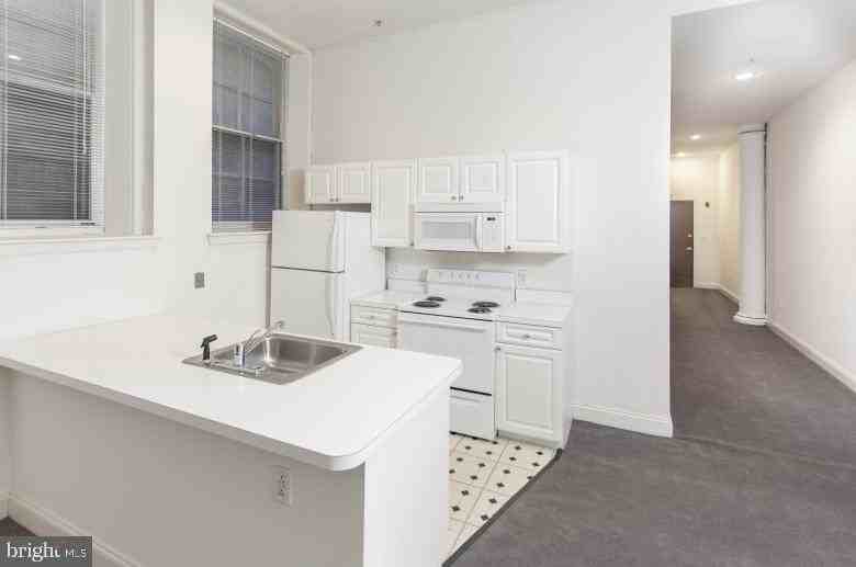 1222 Arch St #203 - Photo 7 of 22