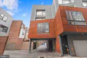 featured image of 608 N Galloway St #A