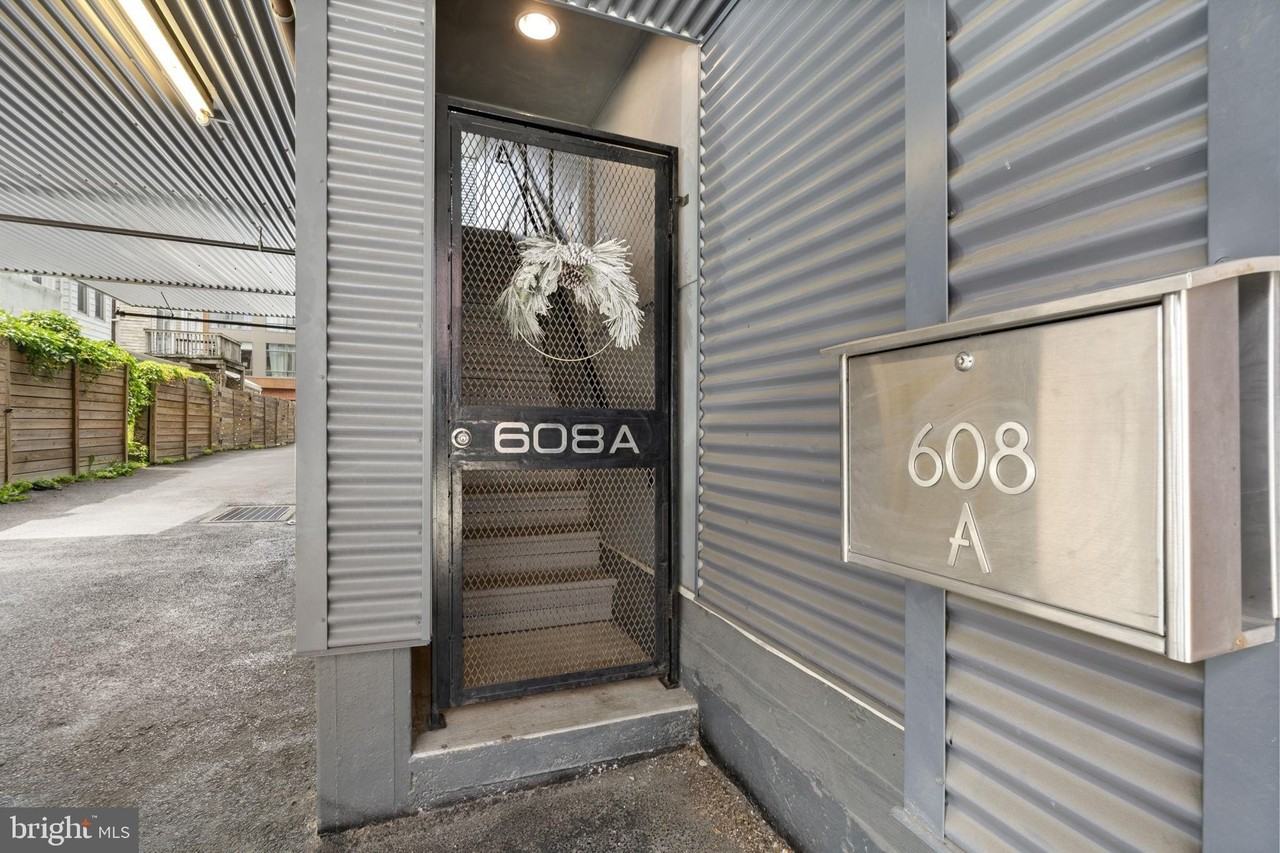 608 N Galloway St #A - Photo 2 of 35
