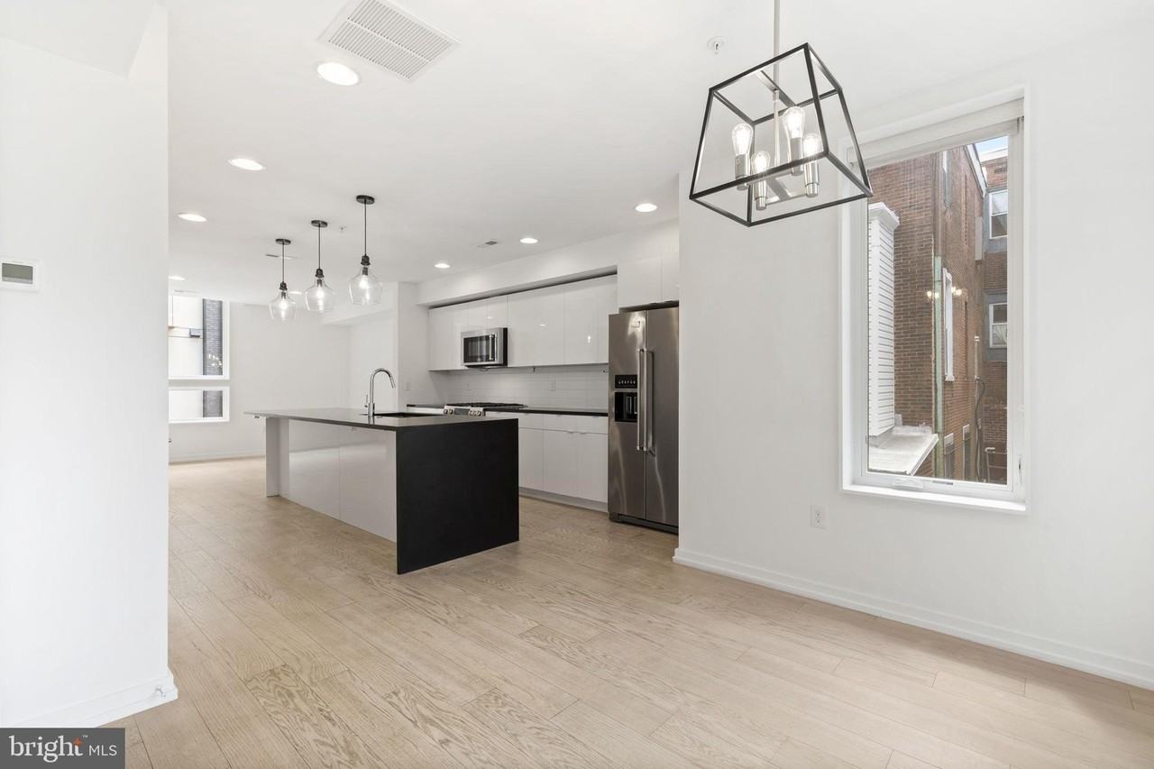 608 N Galloway St #A - Photo 3 of 35