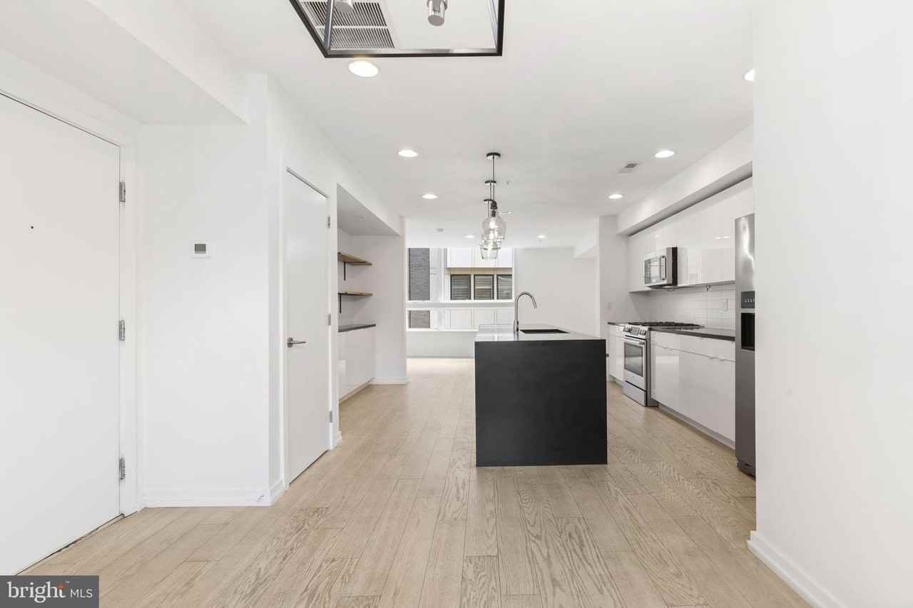 608 N Galloway St #A - Photo 4 of 35