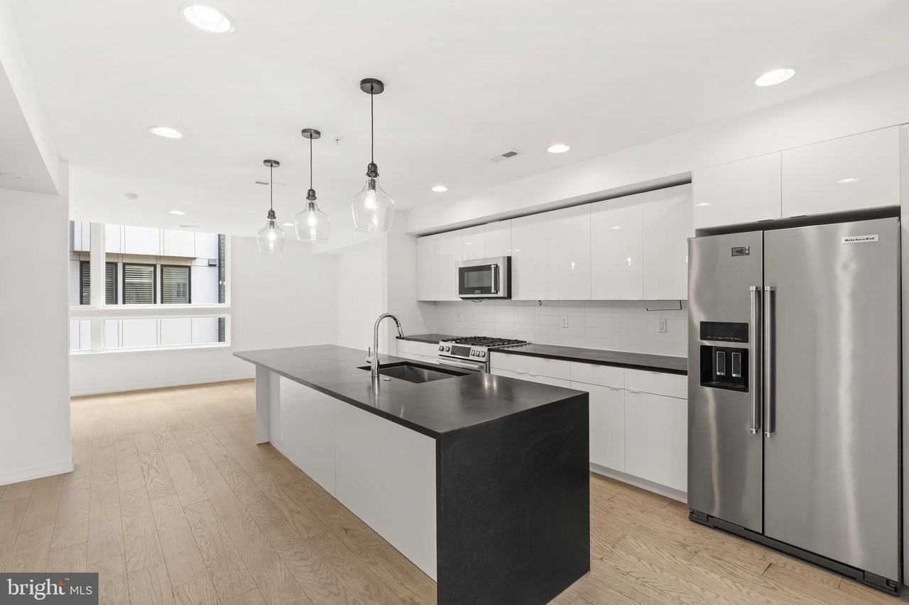 608 N Galloway St #A - Photo 5 of 35
