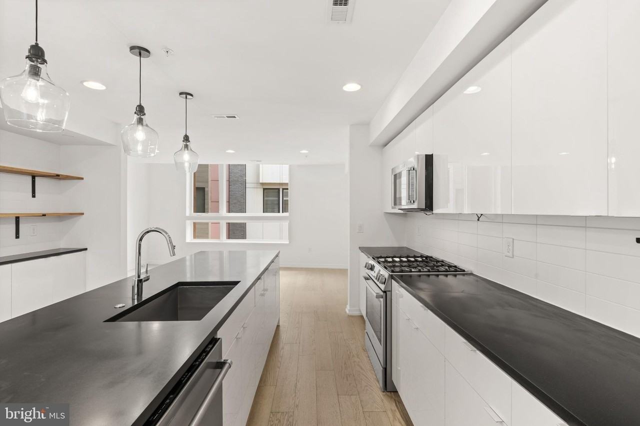 608 N Galloway St #A - Photo 7 of 35