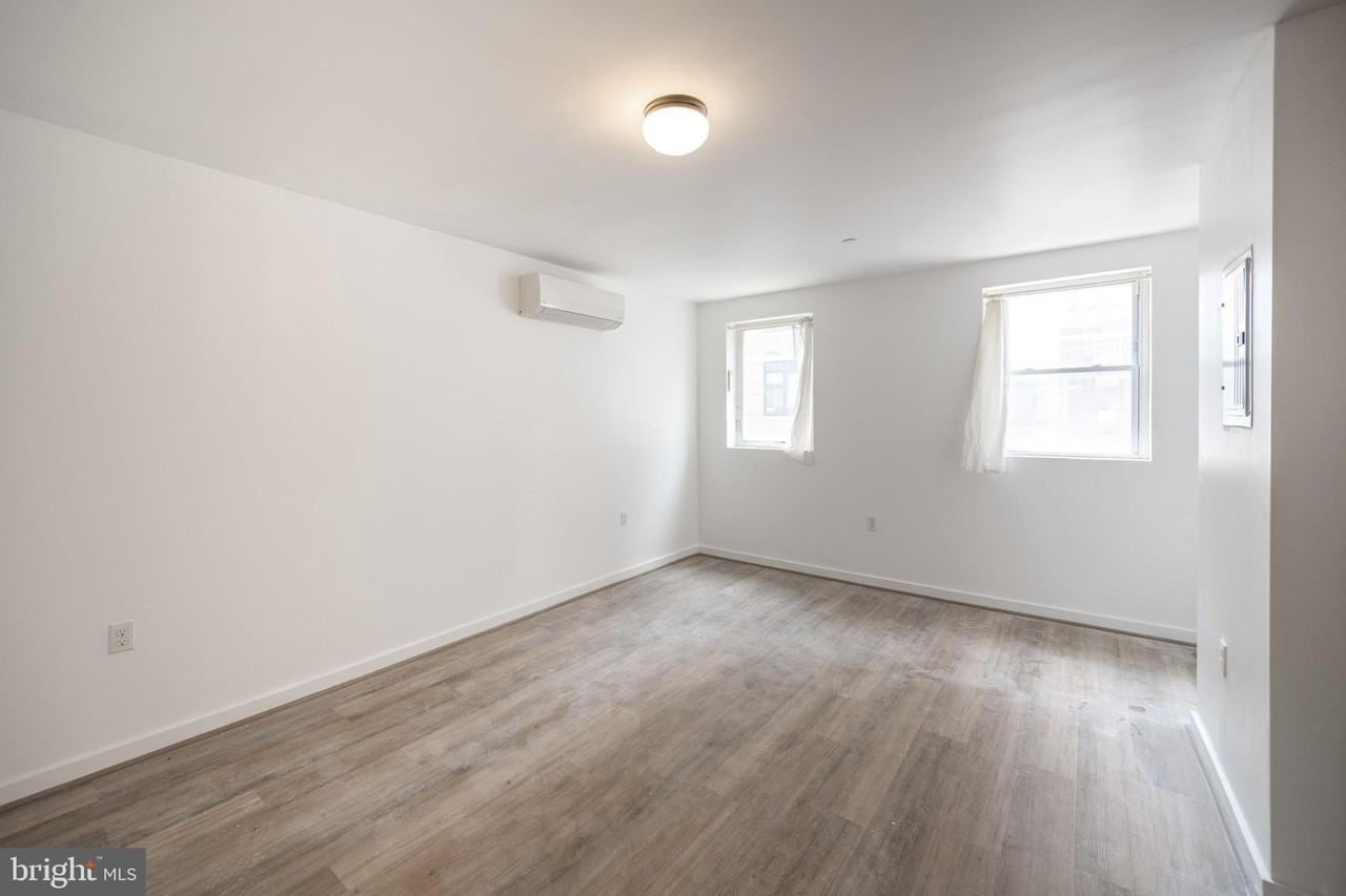 711 W Thompson St #2F - Photo 5 of 16