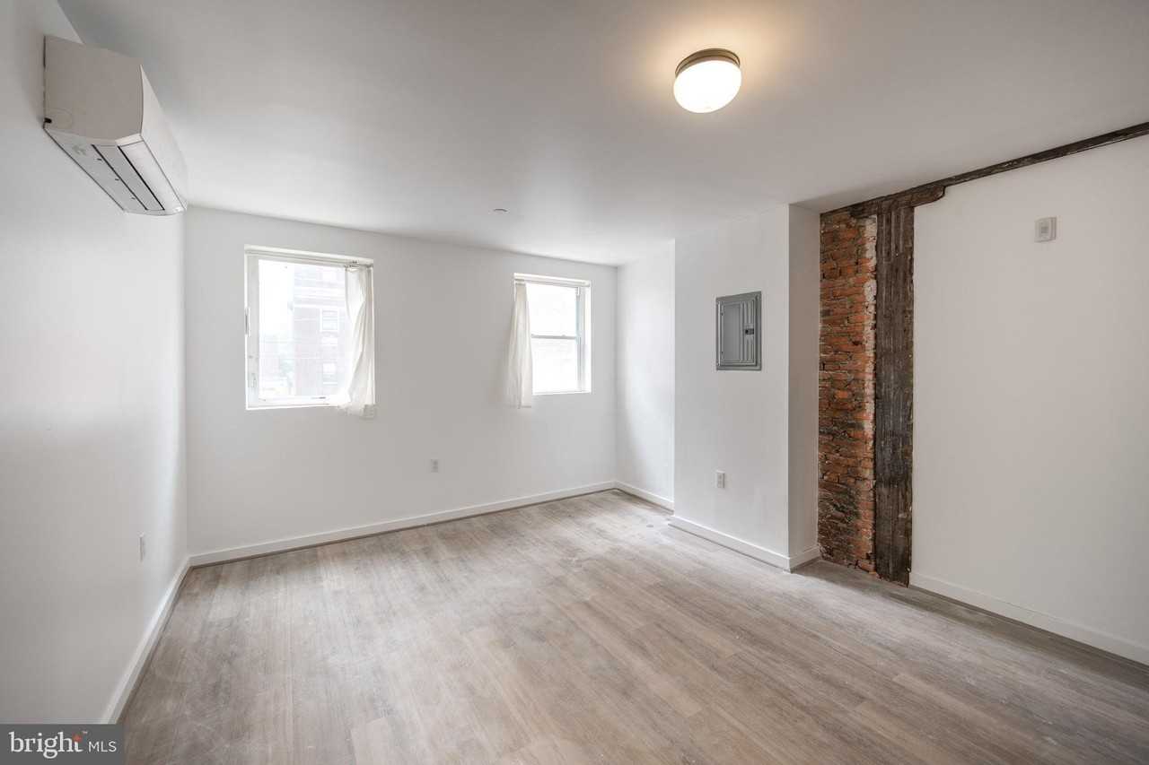 711 W Thompson St #2F - Photo 6 of 16