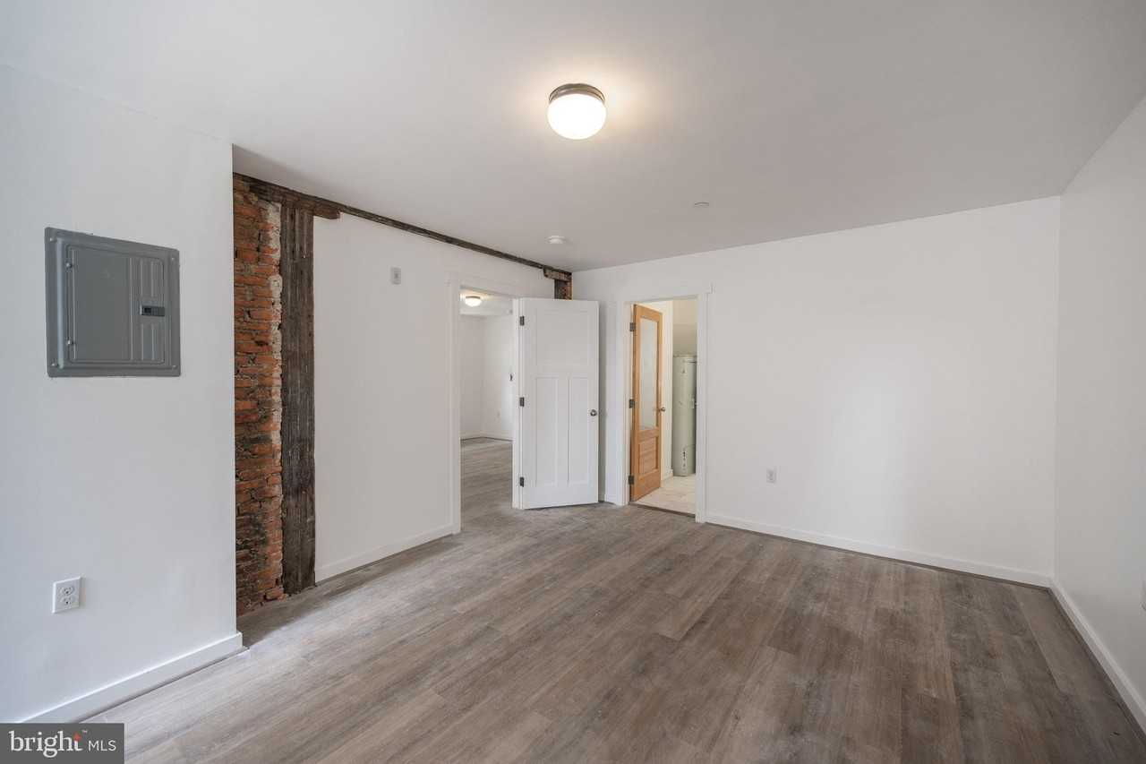 711 W Thompson St #2F - Photo 7 of 16