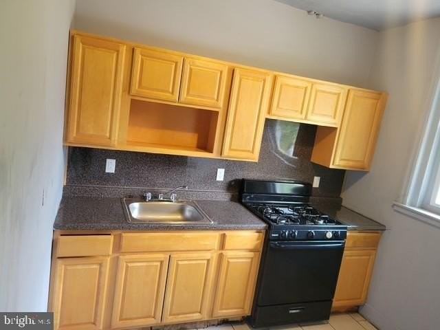 4923 N 17th St - Photo 2 of 6
