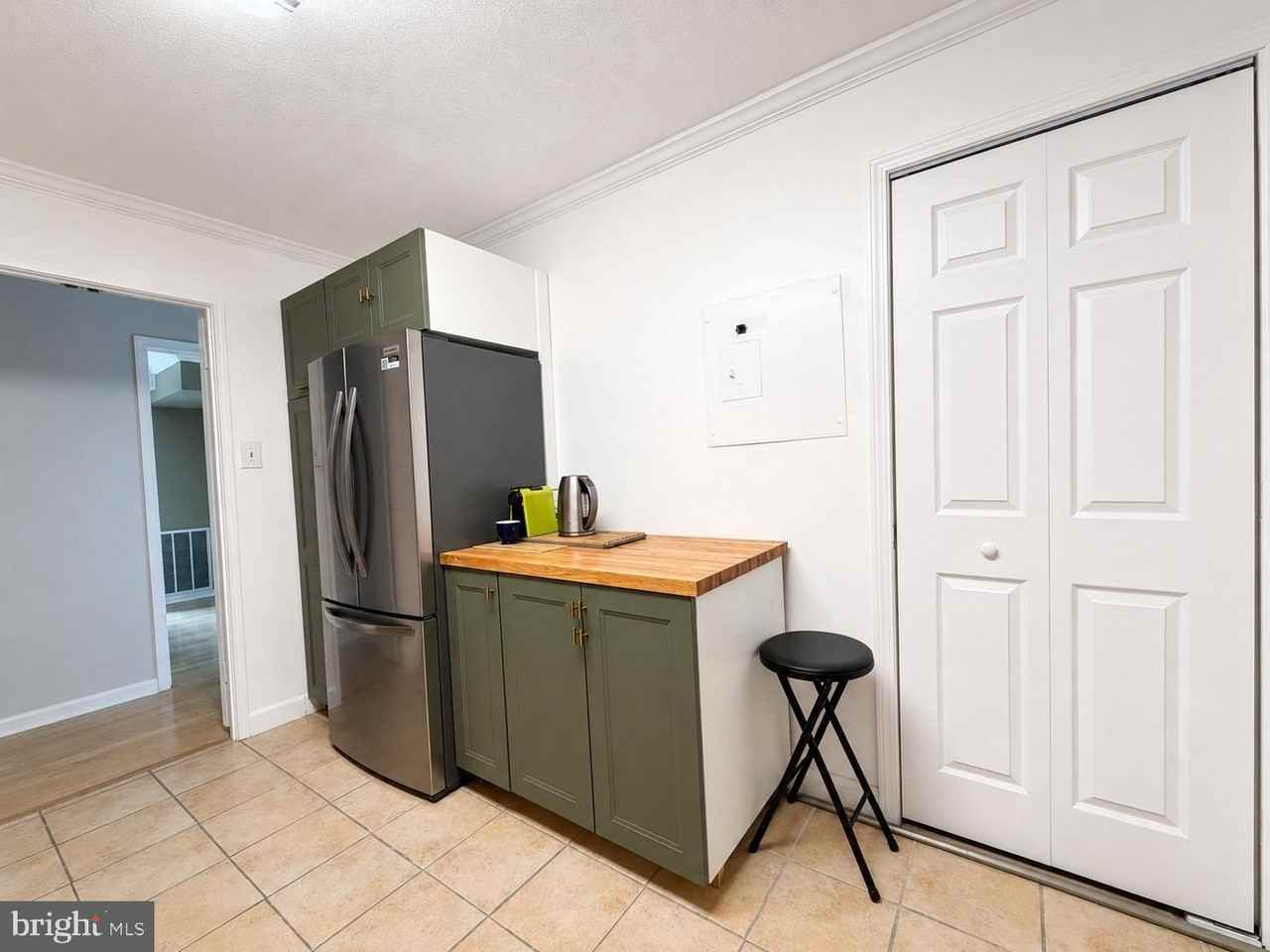 307 Yoakum Pkwy #1404 - Photo 6 of 24