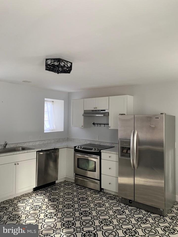 113 E Main St #1 - Photo 6 of 13
