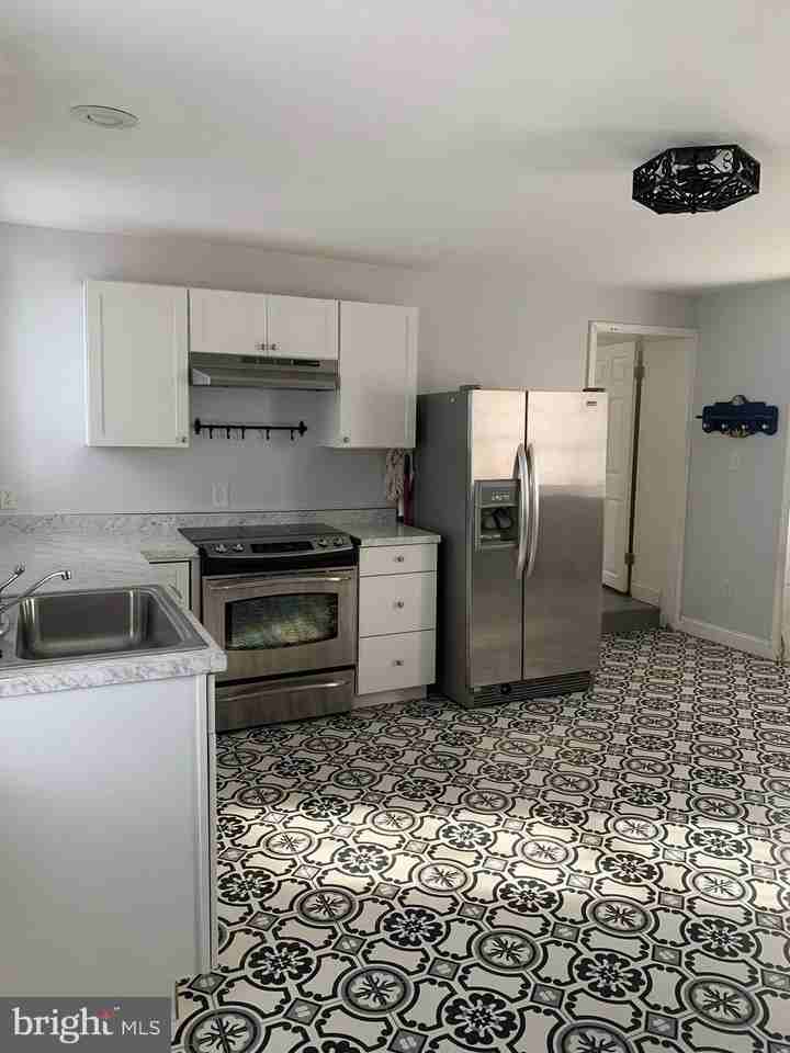 113 E Main St #1 - Photo 7 of 13