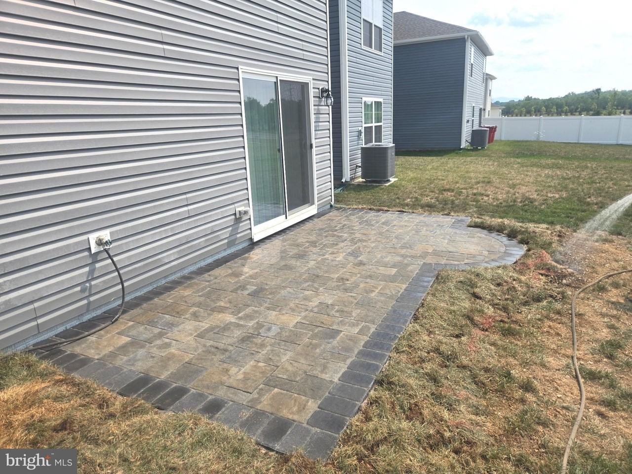 111 Charing Cross Dr - Photo 2 of 30