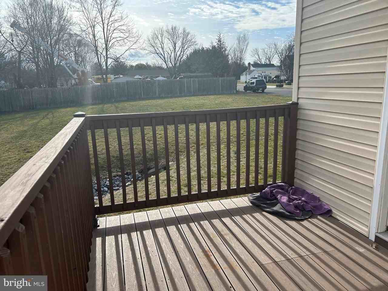 140 Lexington Ct - Photo 4 of 24