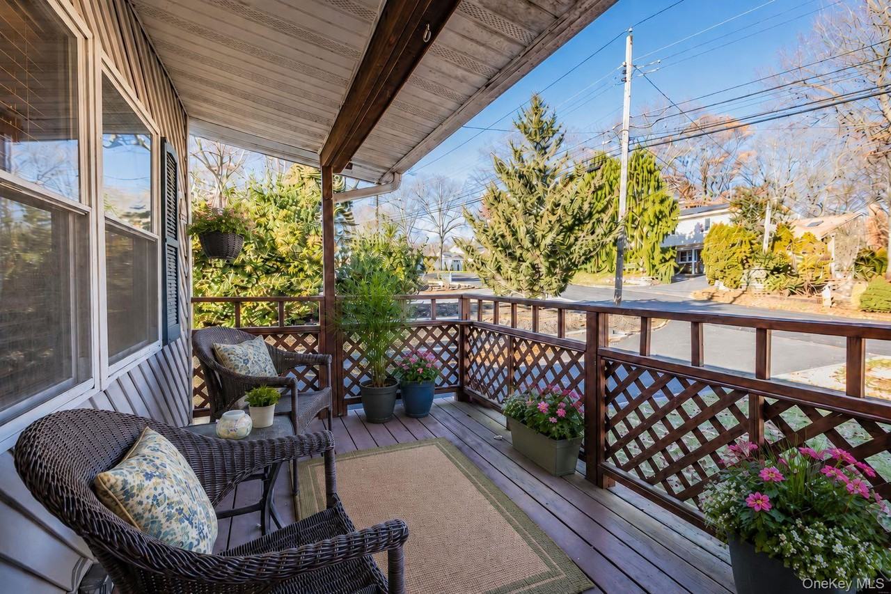 54 Champlin St - Photo 2 of 19