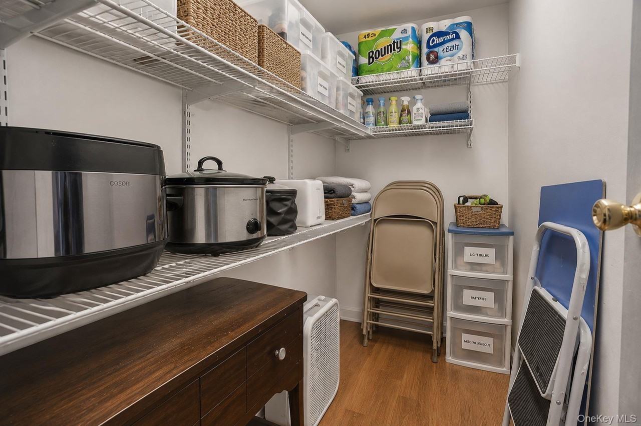 54 Champlin St - Photo 7 of 19