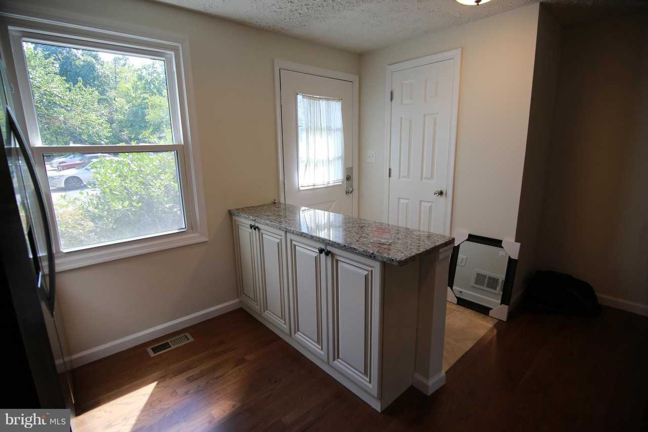 8070 Grandview Ct - Photo 2 of 24