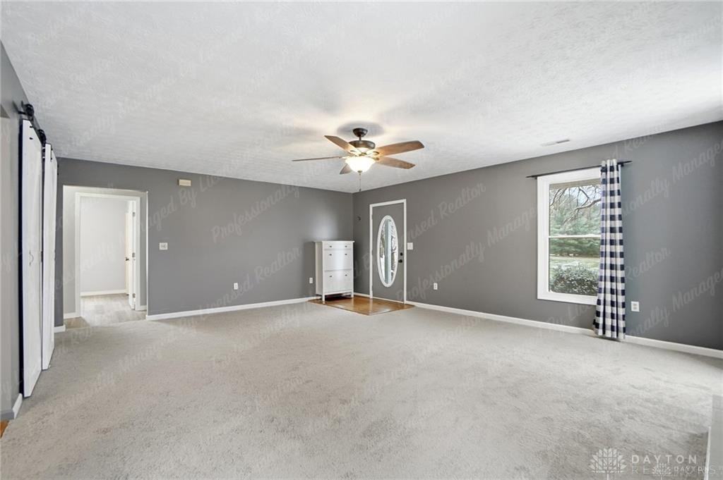 1970 Greenbriar Rd - Photo 3 of 46