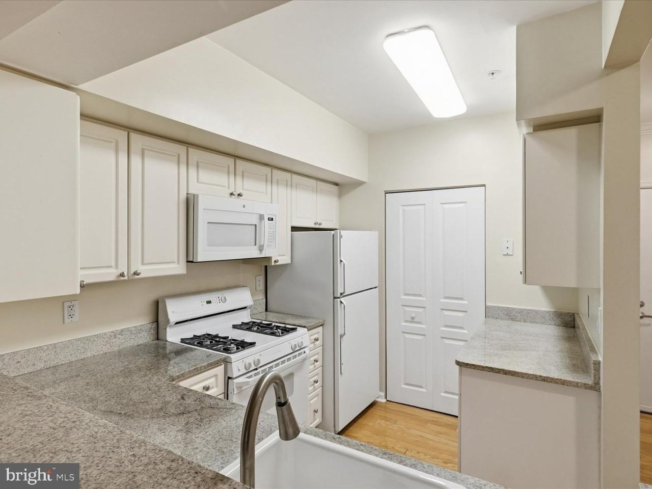 12913 Alton Sq #107 - Photo 4 of 30