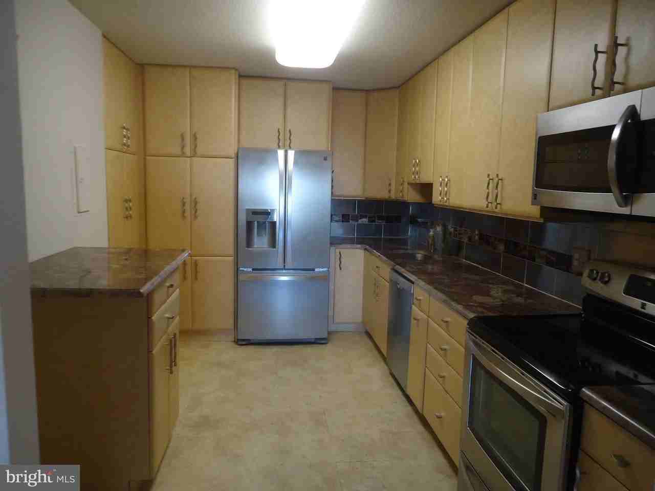 8380 Greensboro Dr #1024 - Photo 4 of 17