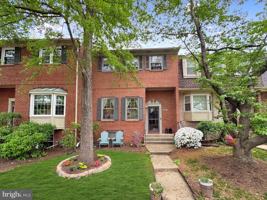 featured image of 8207 Cedar Landing Ct