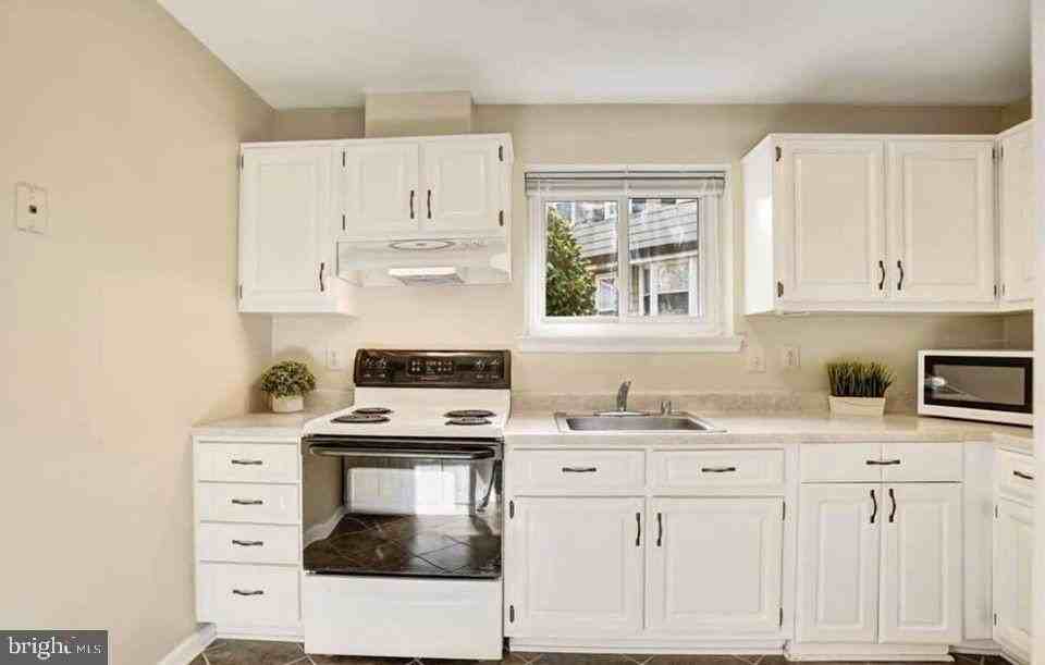 13817 Cabernet Ct - Photo 7 of 16
