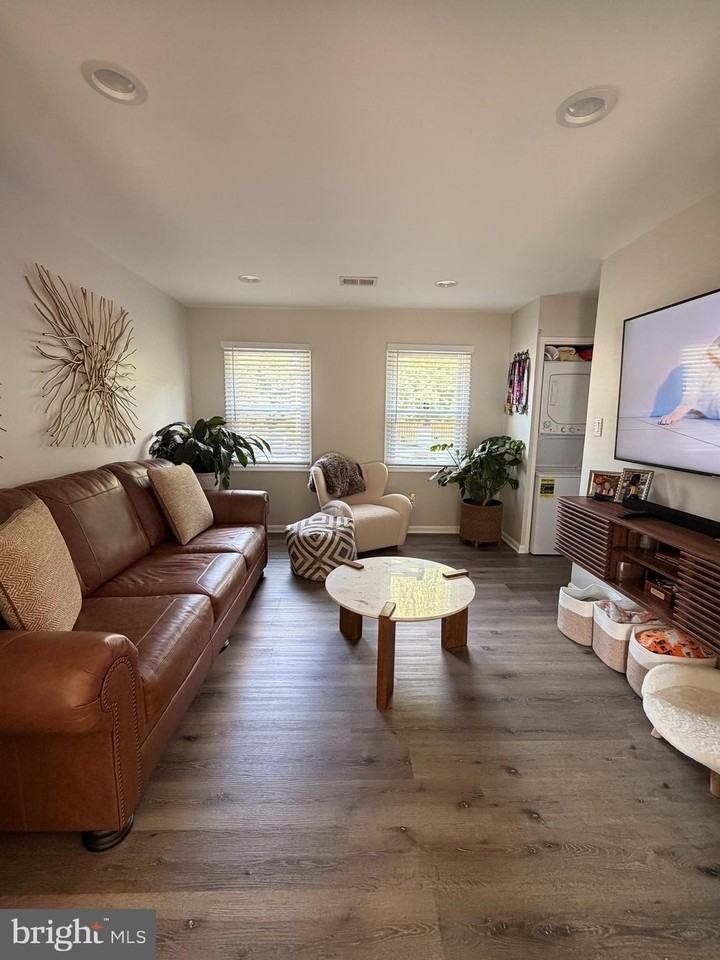7735 Matisse Way - Photo 3 of 5
