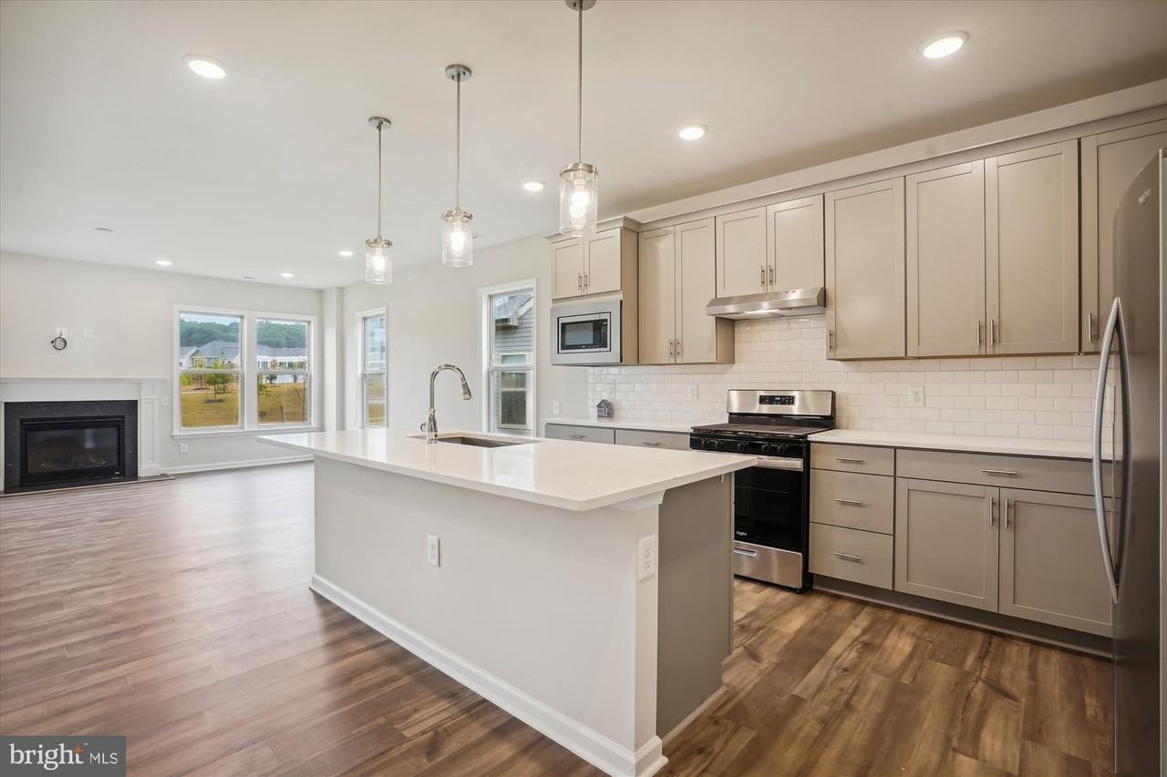 21812 Hawksbill High Cir - Photo 2 of 21