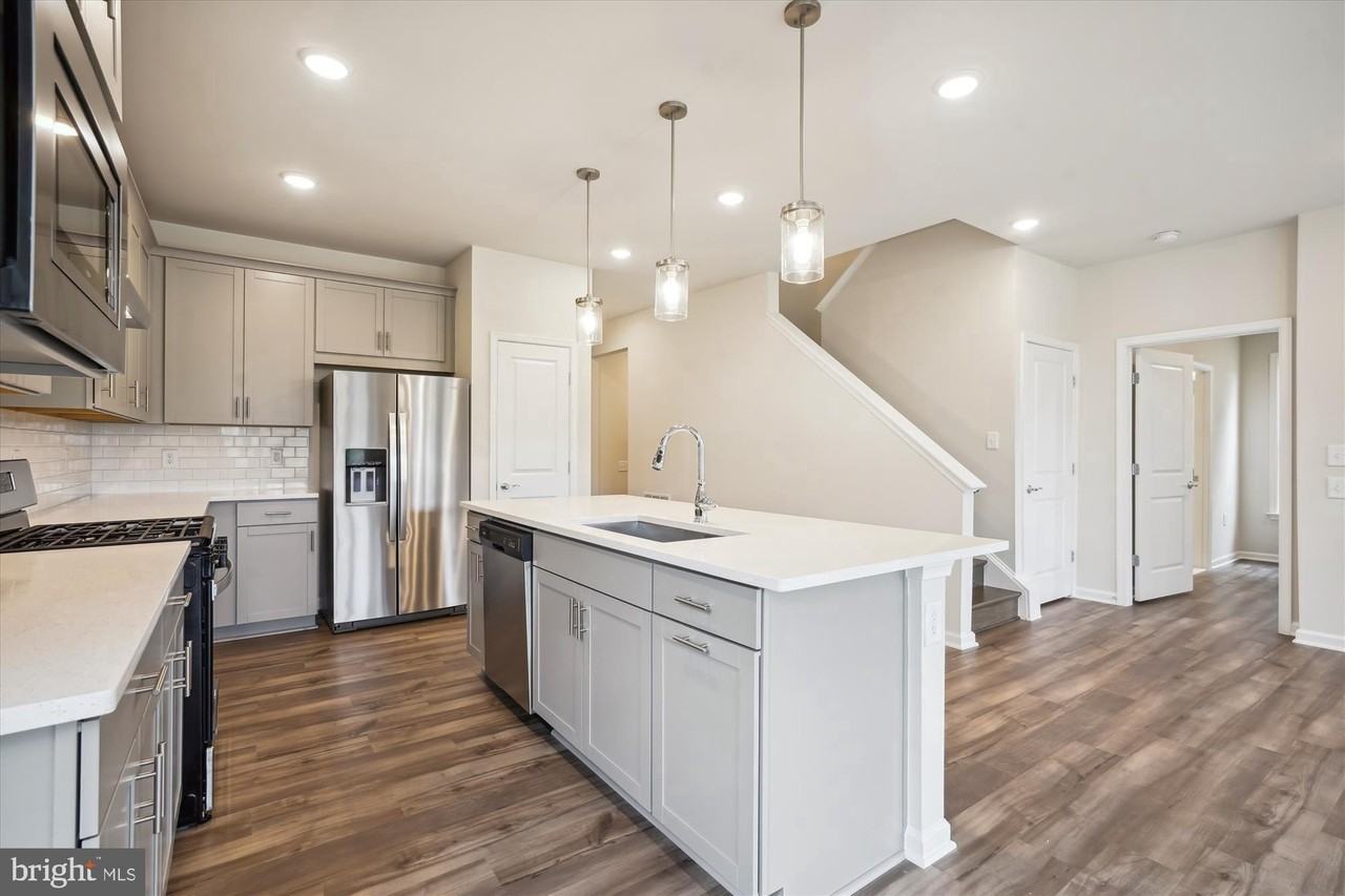 21812 Hawksbill High Cir - Photo 3 of 21