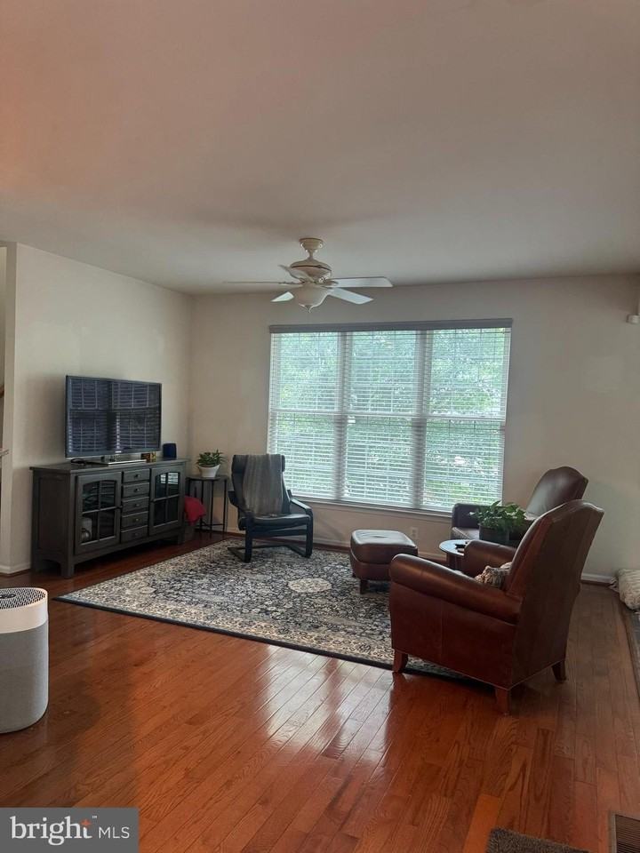 138 Ivy Hills Ter - Photo 4 of 22