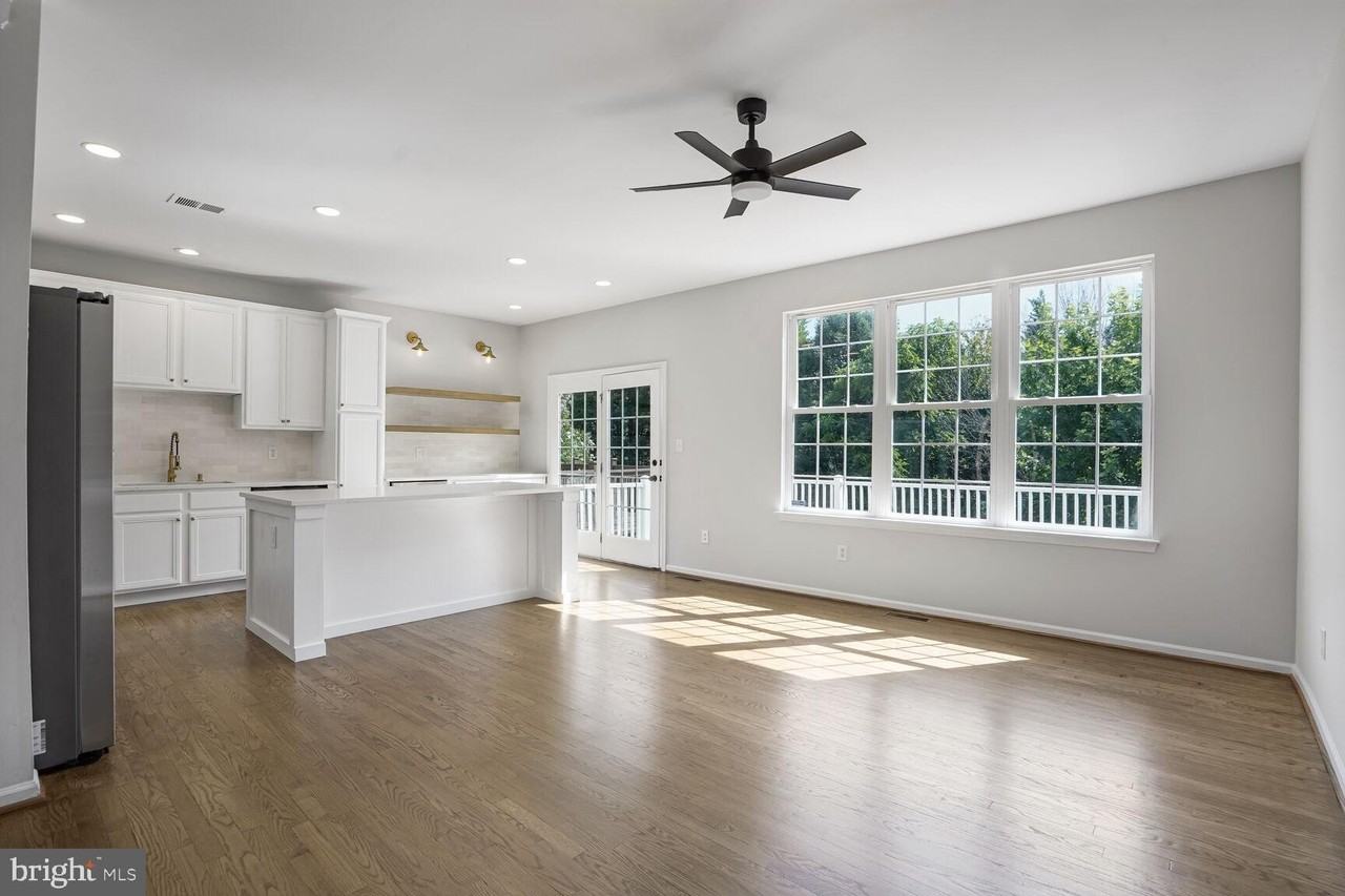 134 Misty Pond Ter - Photo 7 of 42