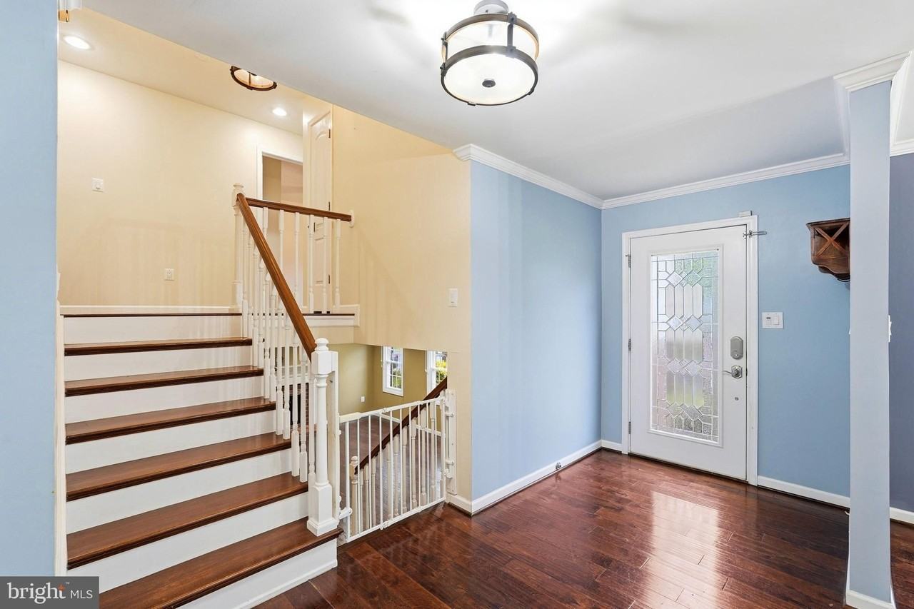 12017 William And Mary Cir - Photo 4 of 38
