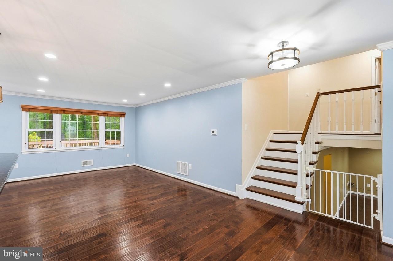 12017 William And Mary Cir - Photo 6 of 38