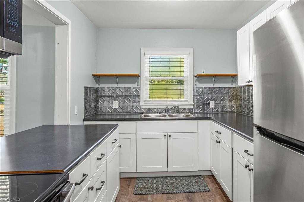 5038 Pinewood Dr #5044 - Photo 3 of 15