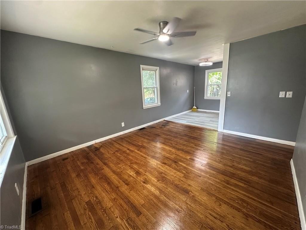 437 W 26th St - Photo 2 of 14