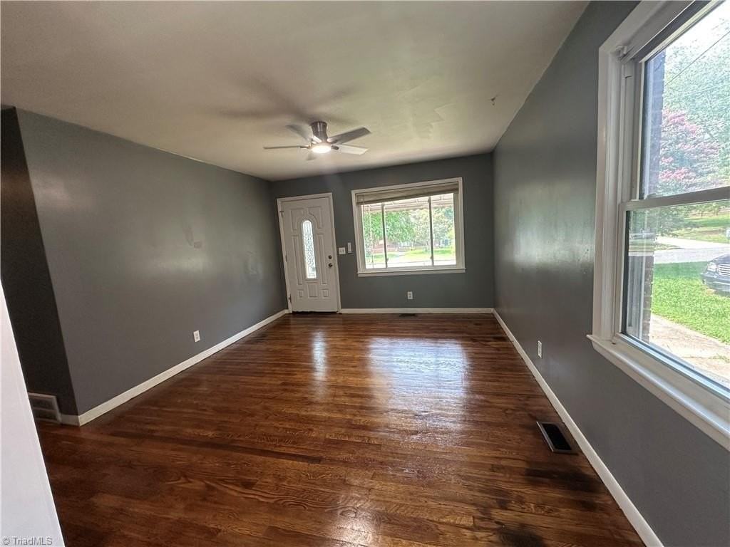 437 W 26th St - Photo 5 of 14
