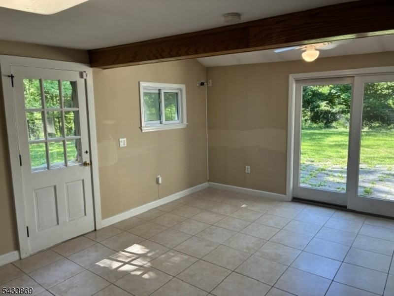 19 Crescent Rd - Photo 4 of 26