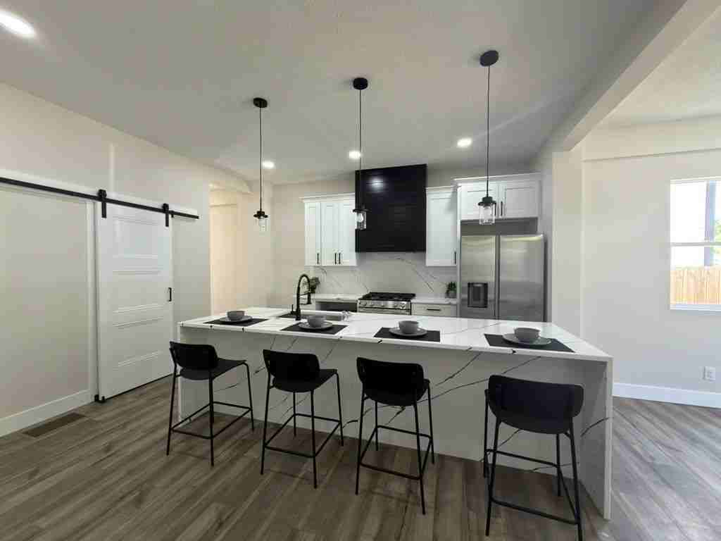 Villa Ave - Photo 2 of 9