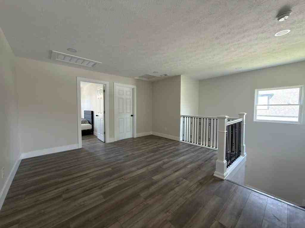 Villa Ave - Photo 6 of 9