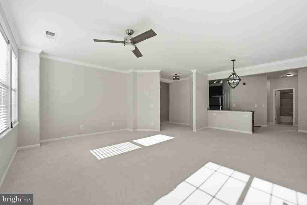 24678 Byrne Meadow Sq - Photo 2 of 23