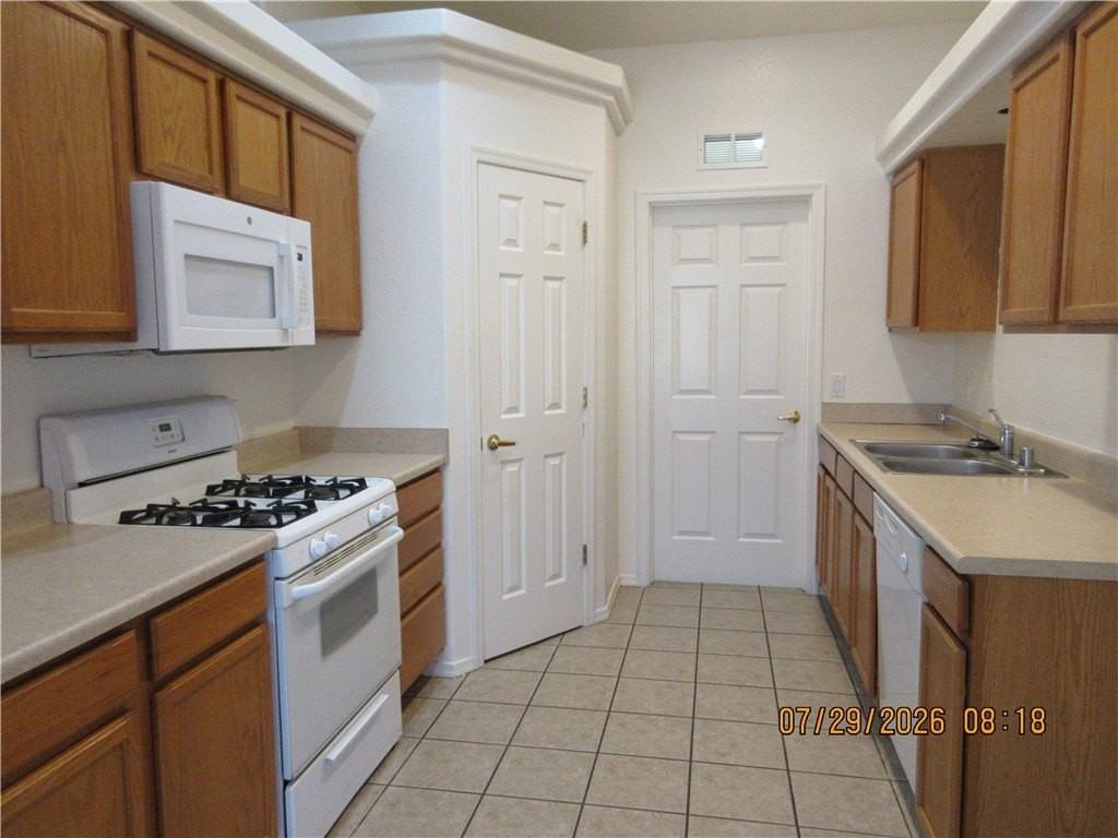 2803 Wallapai Ave - Photo 4 of 12