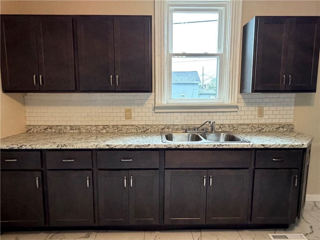 1700 5th Ave - Photo 5 of 13