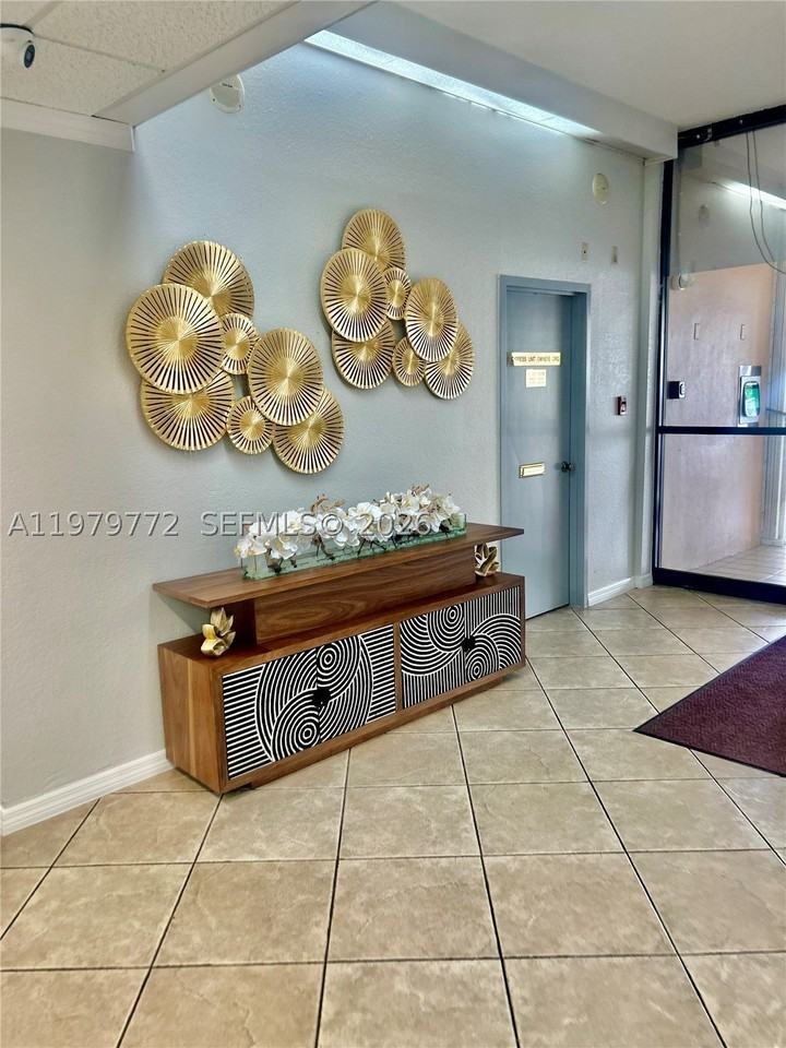 1200 Saint Charles Pl #606 - Photo 2 of 17