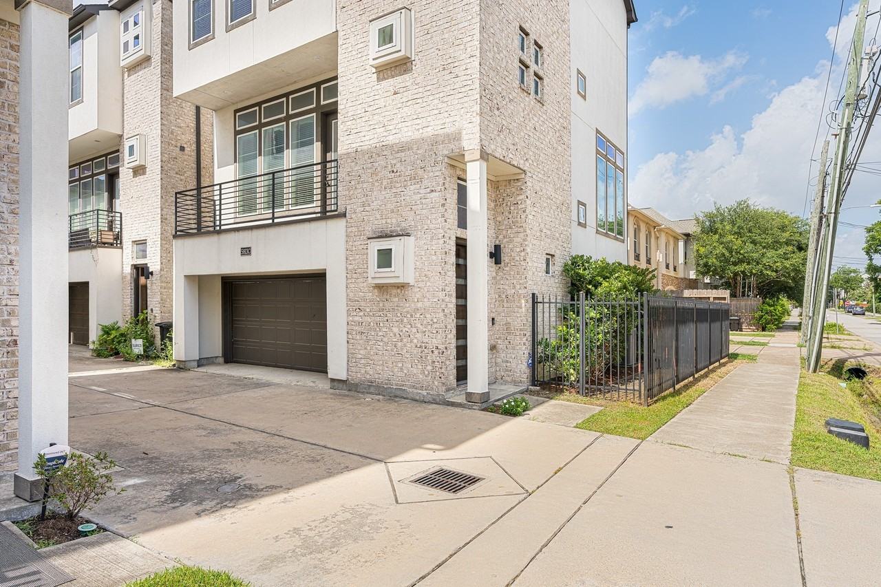 5813 Petty St #C - Photo 2 of 27