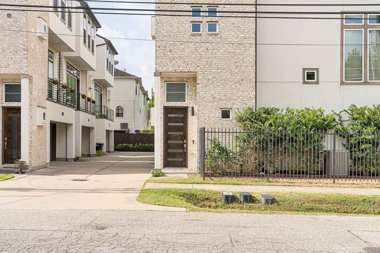 5813 Petty St #C - Photo 3 of 27