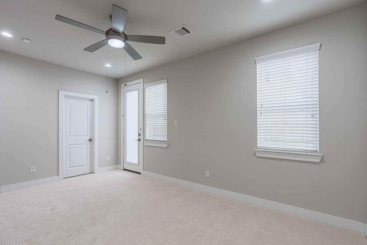 5813 Petty St #C - Photo 5 of 27